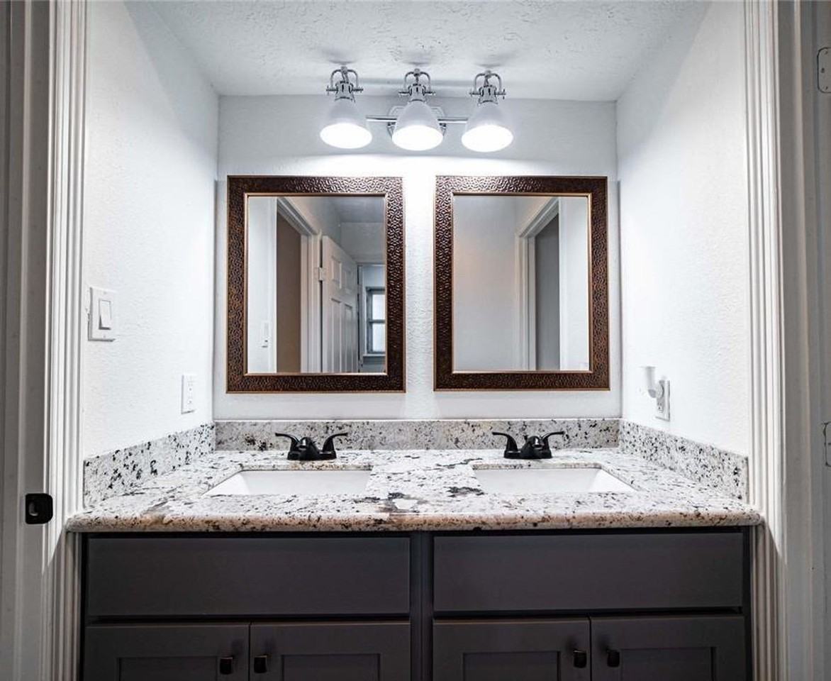 10011 Cliffwood Dr - Photo 6 of 13