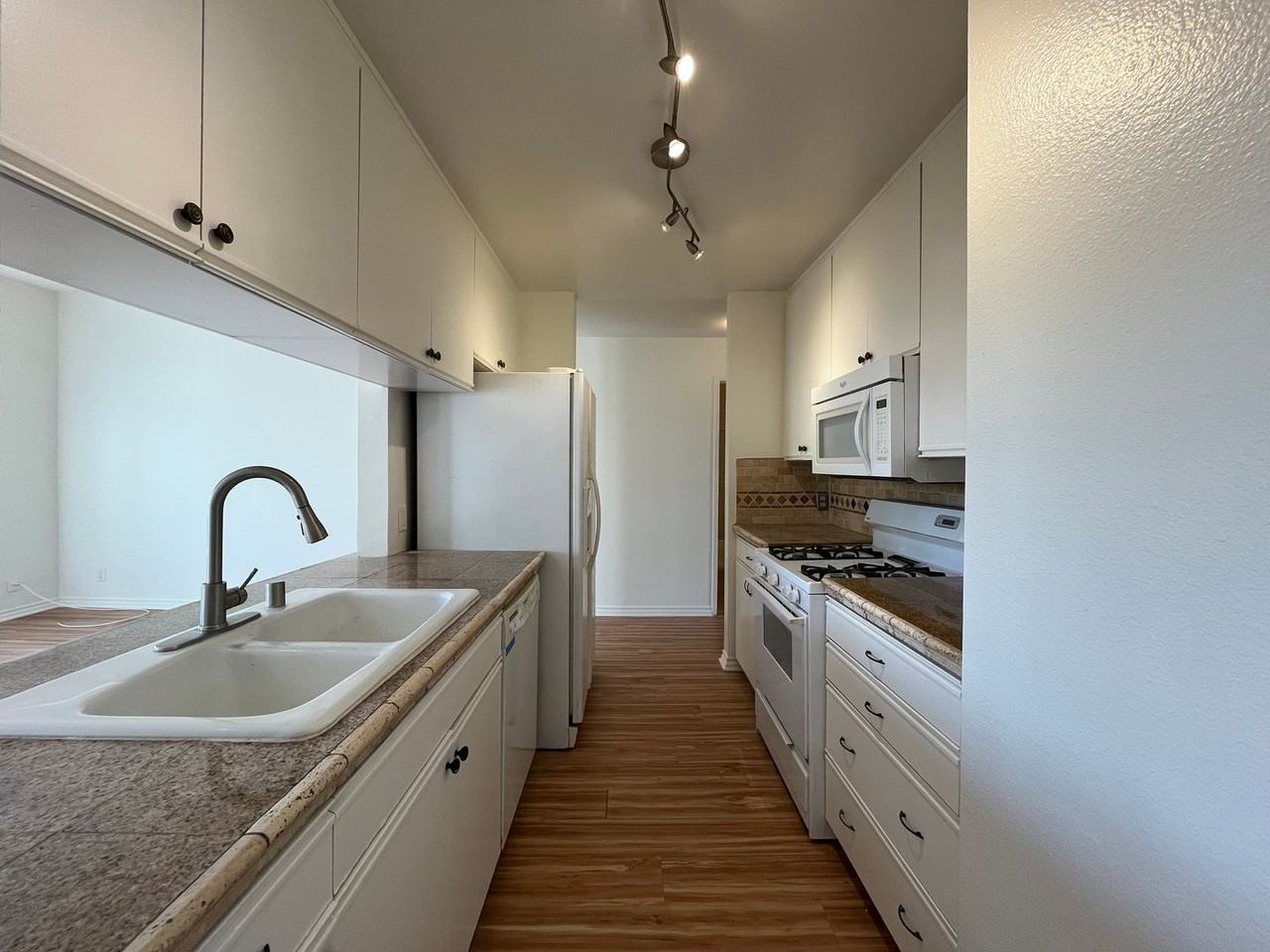 10706 Victory Blvd #211 - Photo 5 of 17