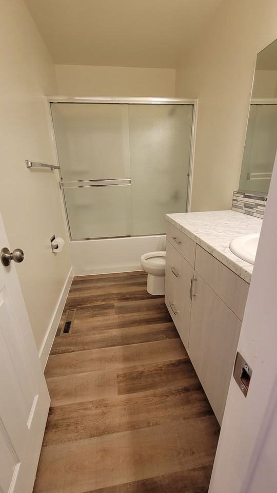 410 E 22nd Pl - Photo 3 of 14