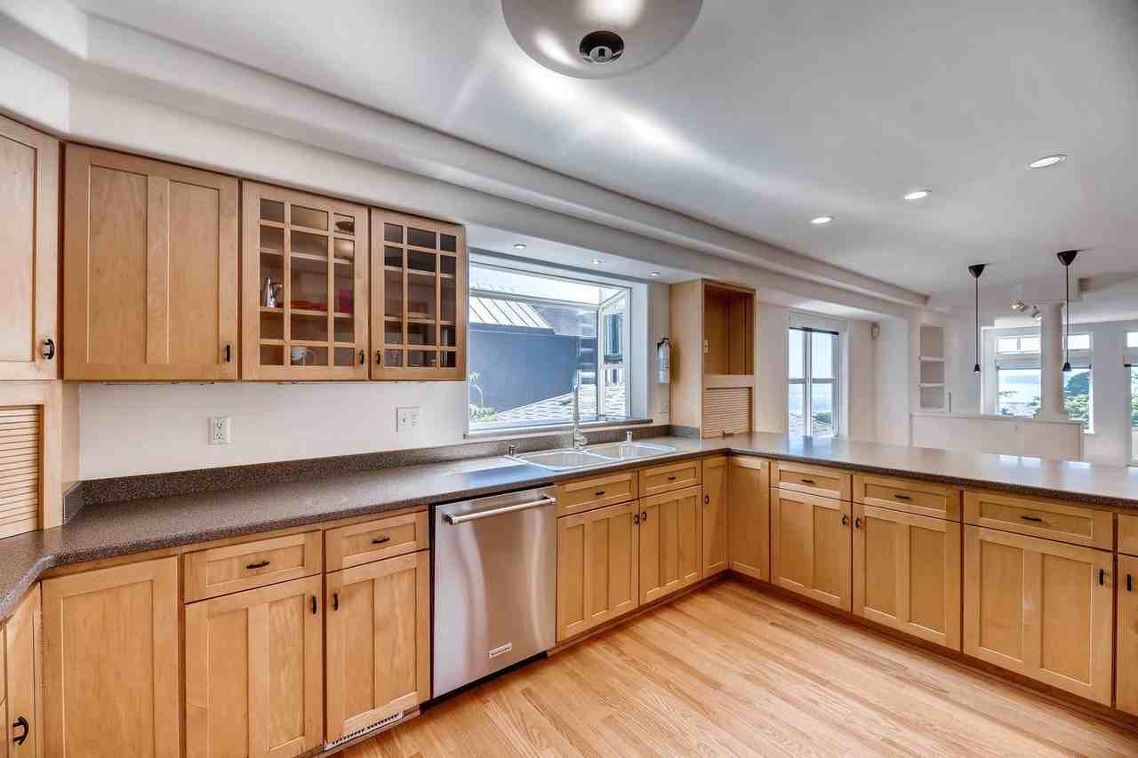 1228 9th Ave W - Photo 7 of 29