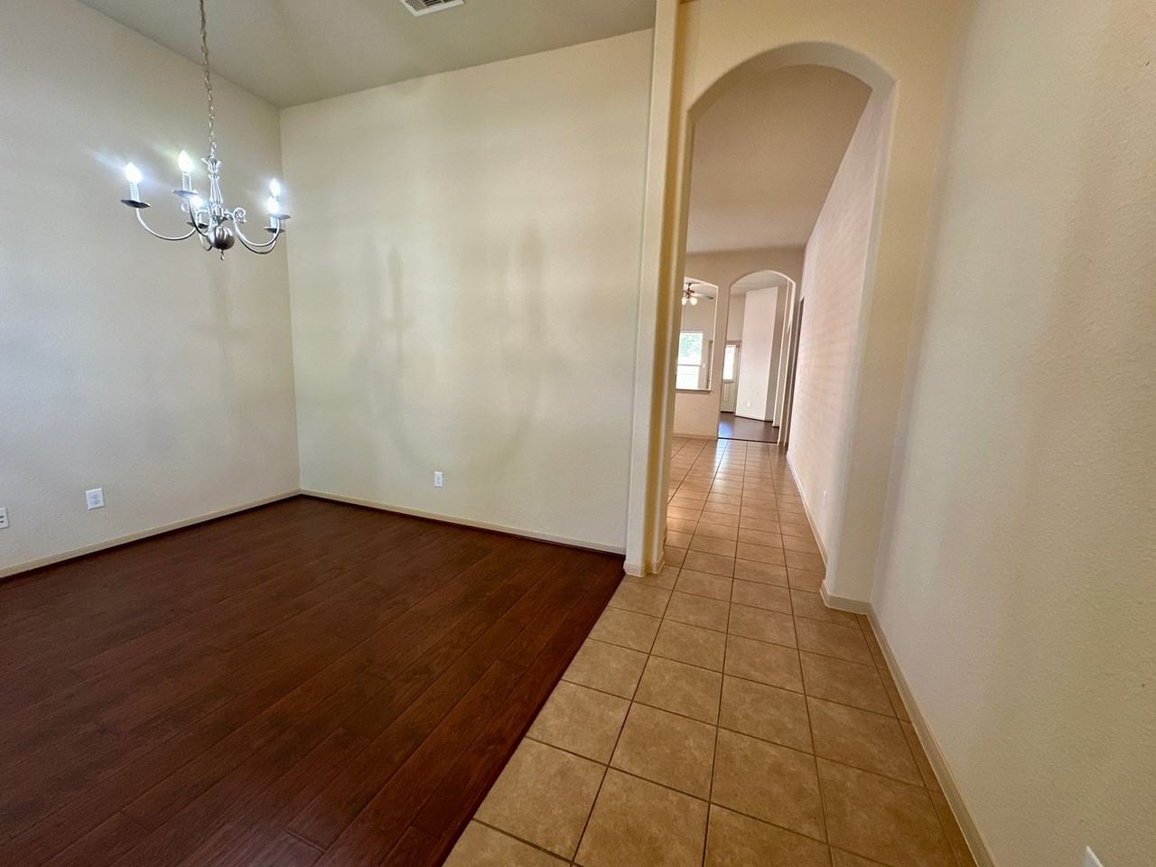 6111 Grassy Haven Ln - Photo 4 of 33