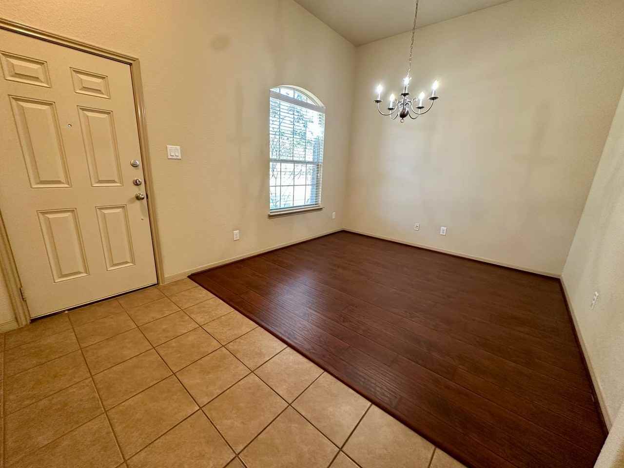 6111 Grassy Haven Ln - Photo 5 of 33