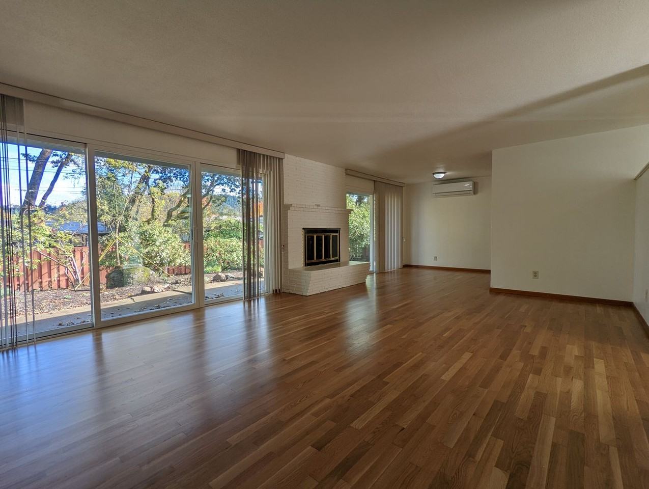 245 E 36th Ave - Photo 2 of 26