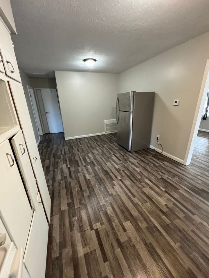 809 Shadow Rock Dr - Photo 5 of 13