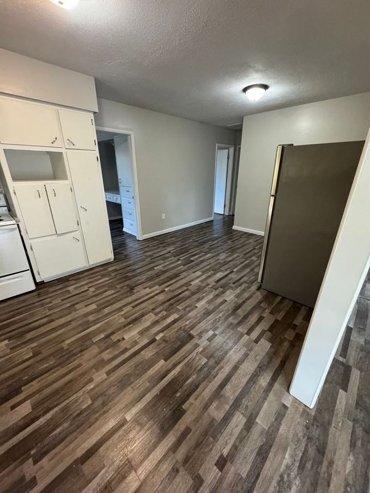 809 Shadow Rock Dr - Photo 7 of 13