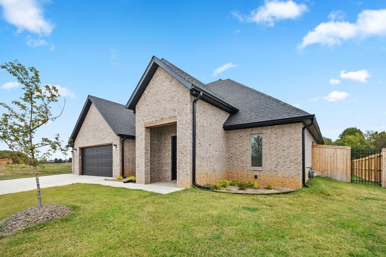 4805 Sw Scarlet Oak St - Photo 2 of 30