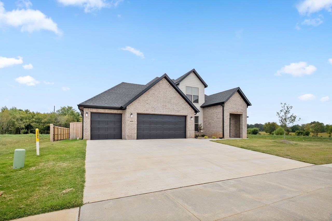 4805 Sw Scarlet Oak St - Photo 3 of 30