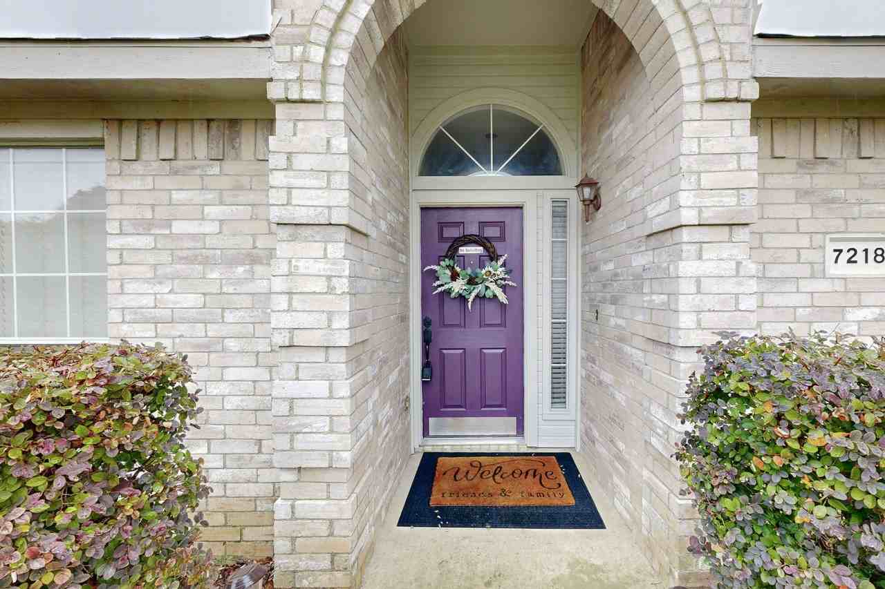 7218 Maplewood Dr - Photo 2 of 37