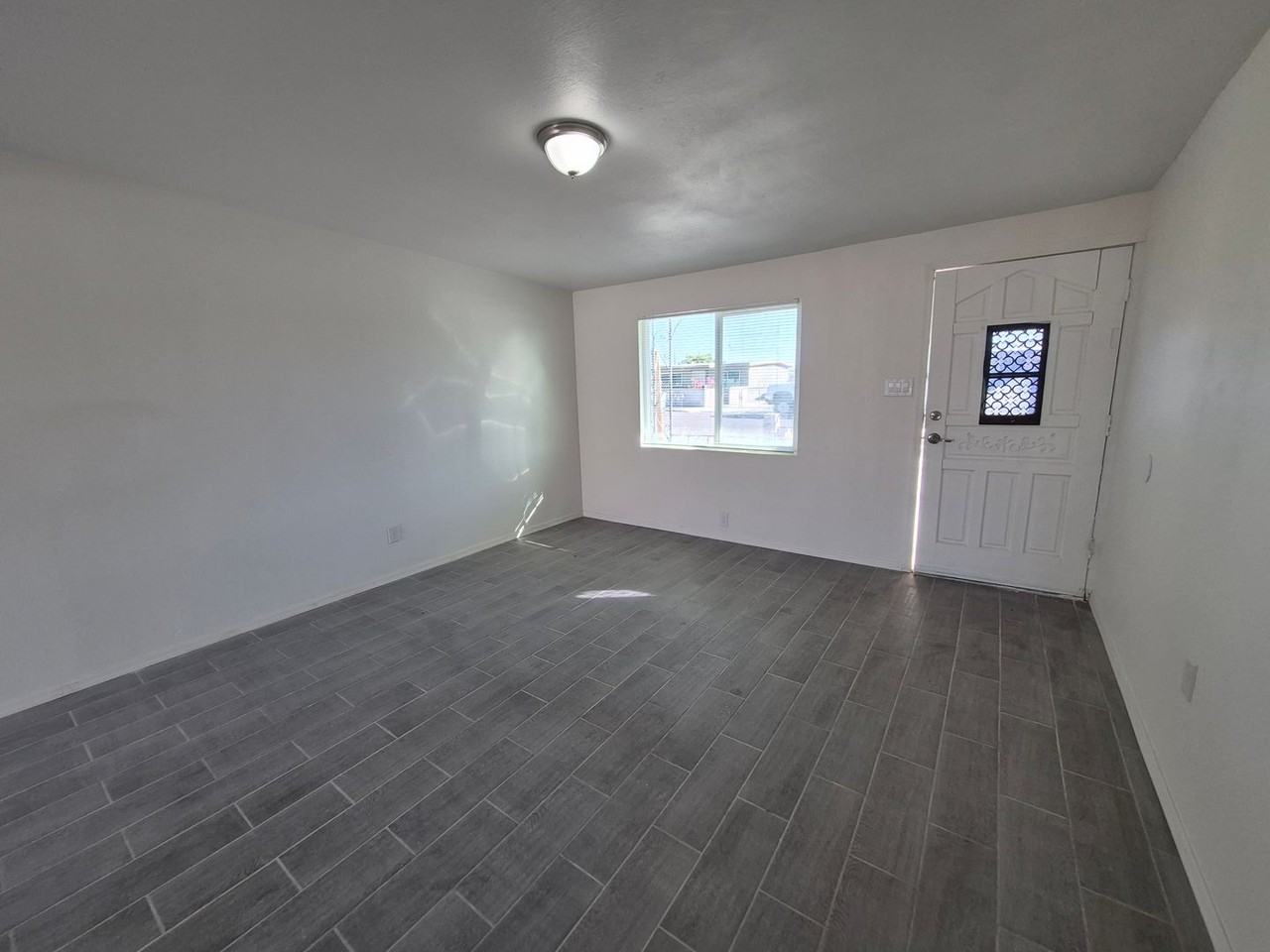 130 130 W 20Pl - Photo 7 of 12