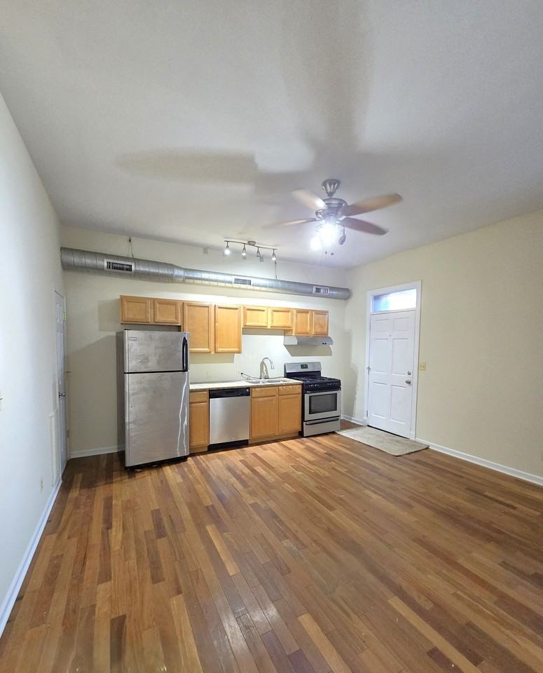 401 S Eden St - Photo 3 of 12