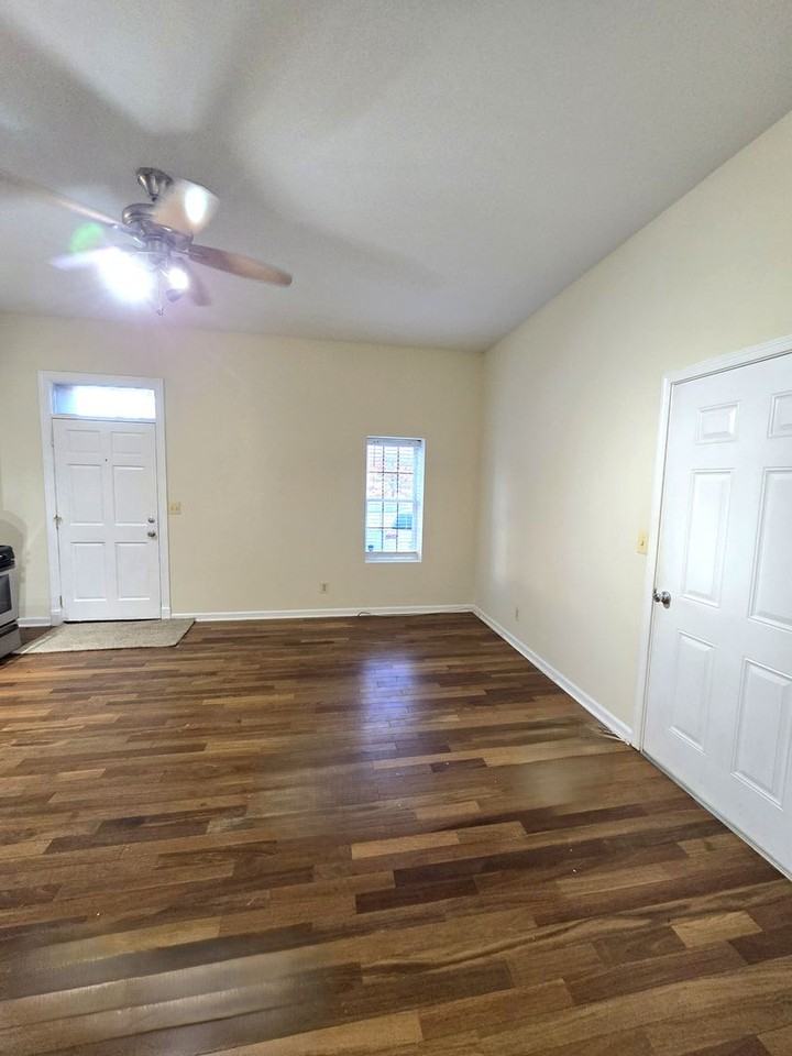 401 S Eden St - Photo 6 of 12