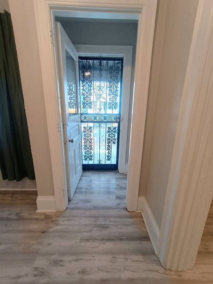 3163 N Palmer St - Photo 4 of 30