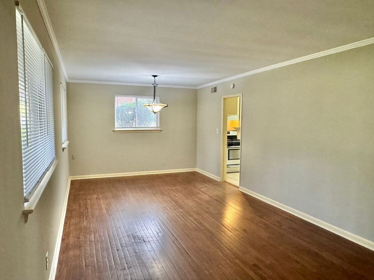 320 Green Ridge Road - Photo 6 of 31