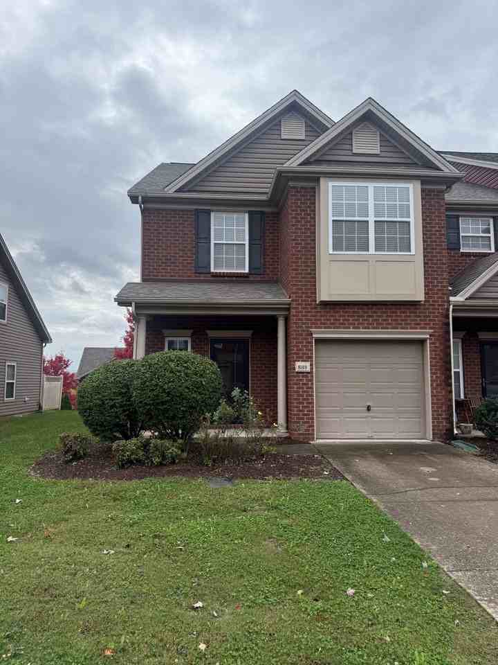 8109 Valley Oak Dr - Photo 2 of 18