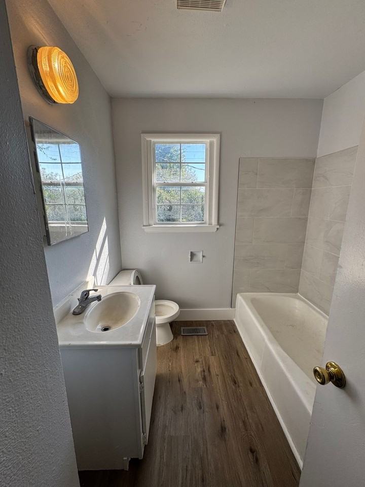 624 E 54th St N - Photo 3 of 4