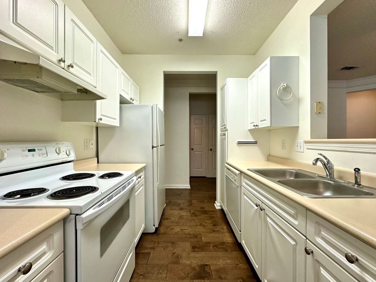 2411 Chatelain Way - Photo 7 of 31