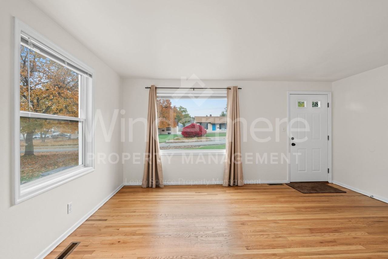 5723 5723 N., Milton St. - Photo 6 of 26