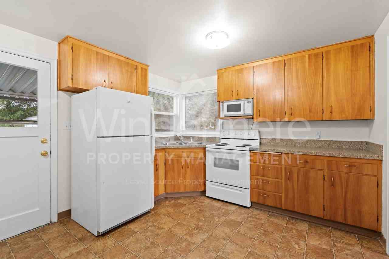 5723 5723 N., Milton St. - Photo 5 of 26