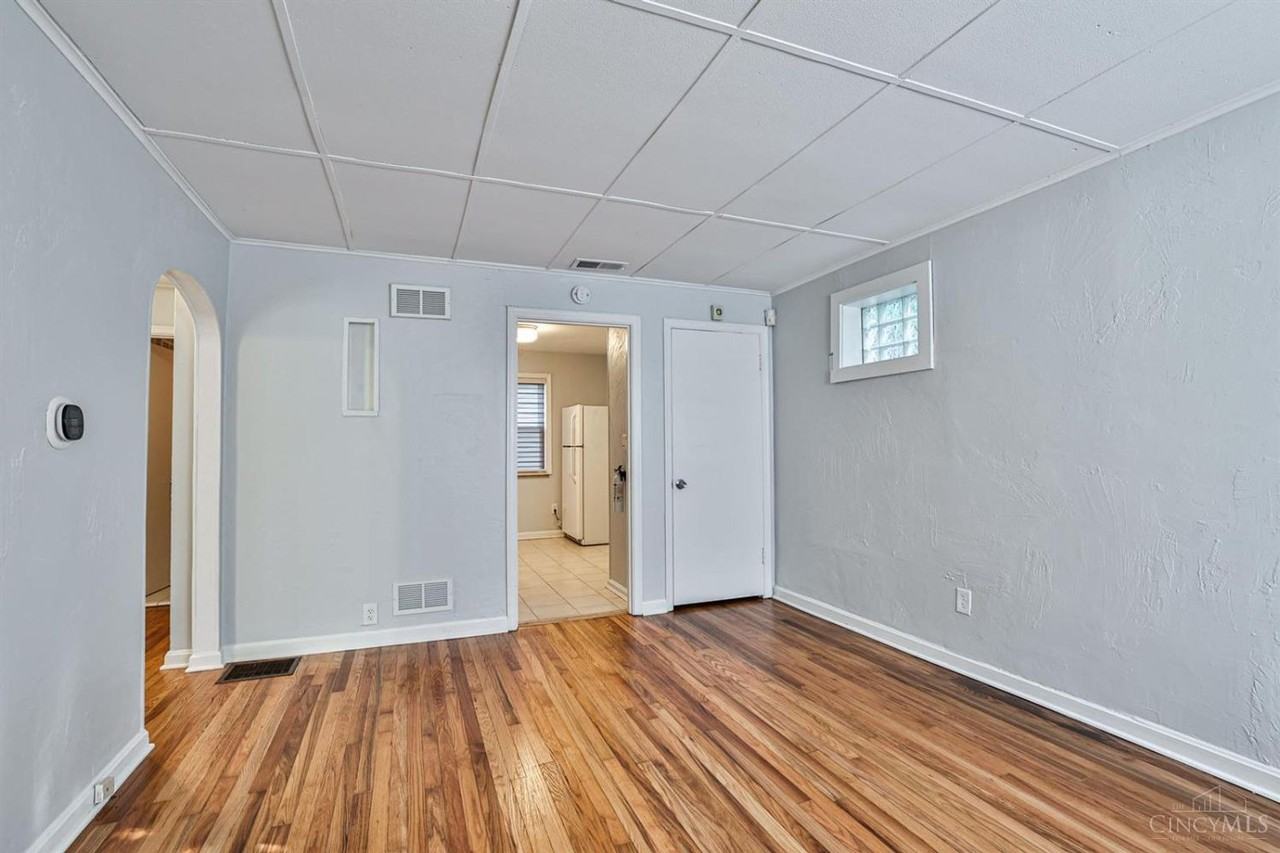 632 Straight Street - Photo 4 of 23