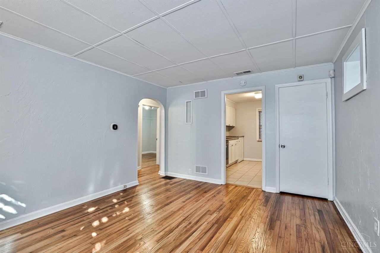 632 Straight Street - Photo 6 of 23