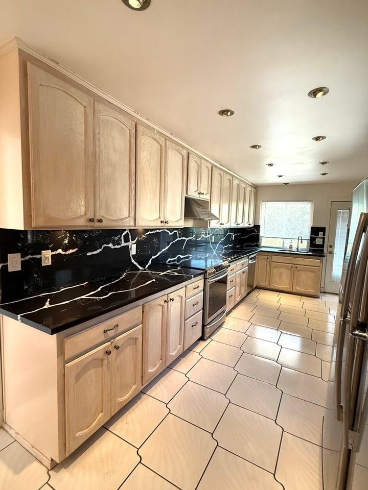 8055 High Meadow Ct - Photo 5 of 20