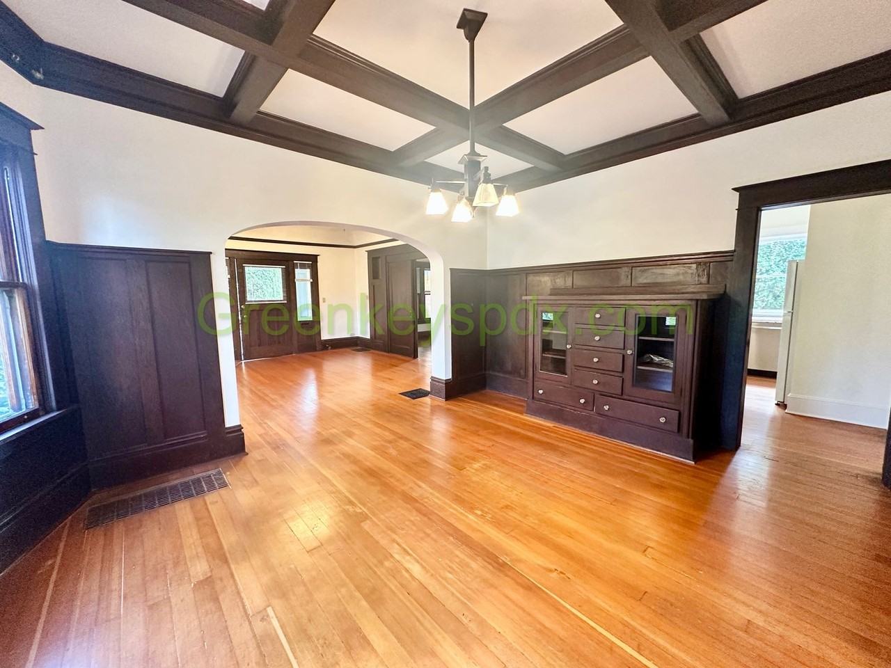 4727 Northeast 10th Avenue - Photo 3 of 43