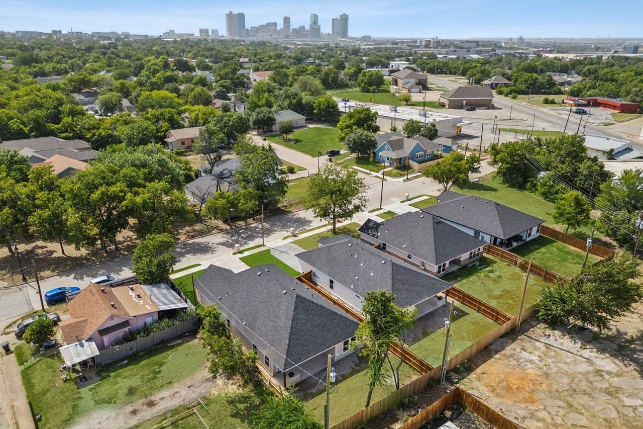 805 Exeter St - Photo 3 of 33