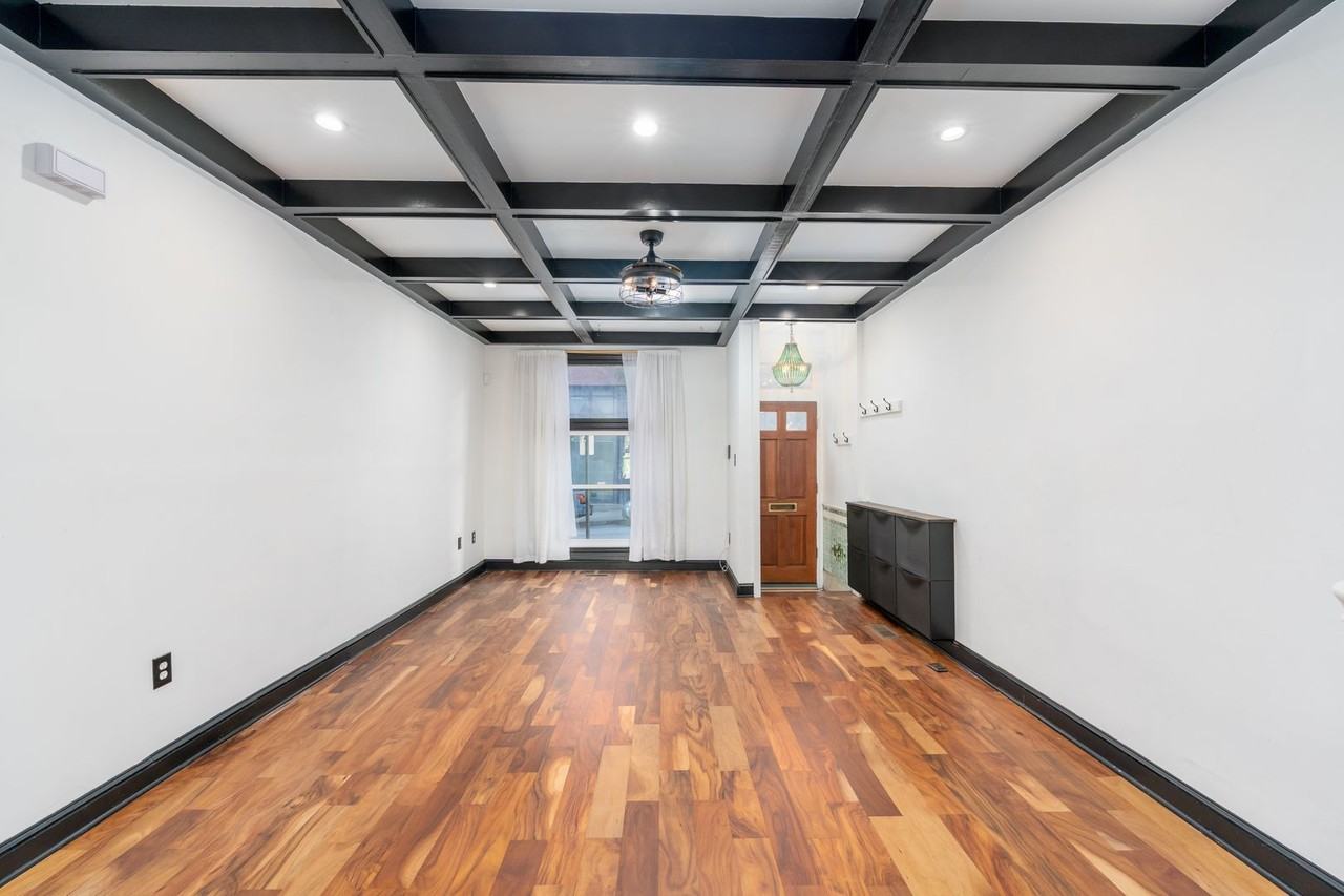 128 S Ellwood Ave - Photo 6 of 35