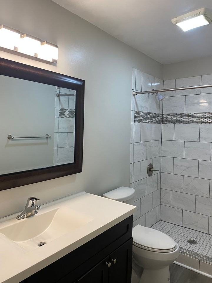 VILLAS AT ALAMO HEIGHTS - Photo 7 of 21