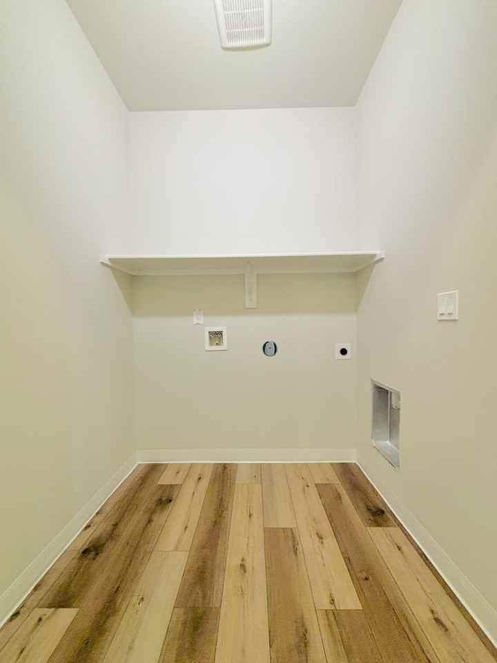 2434 Leonard Ln - Photo 6 of 15