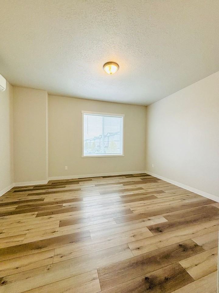 2434 Leonard Ln - Photo 7 of 15