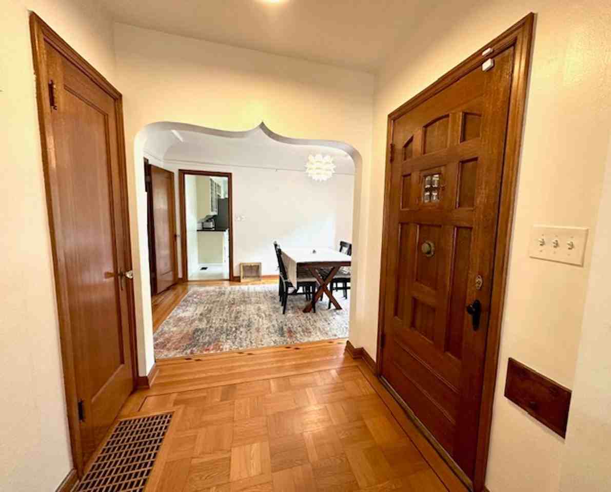 4621 Northeast Royal Court - Photo 7 of 16