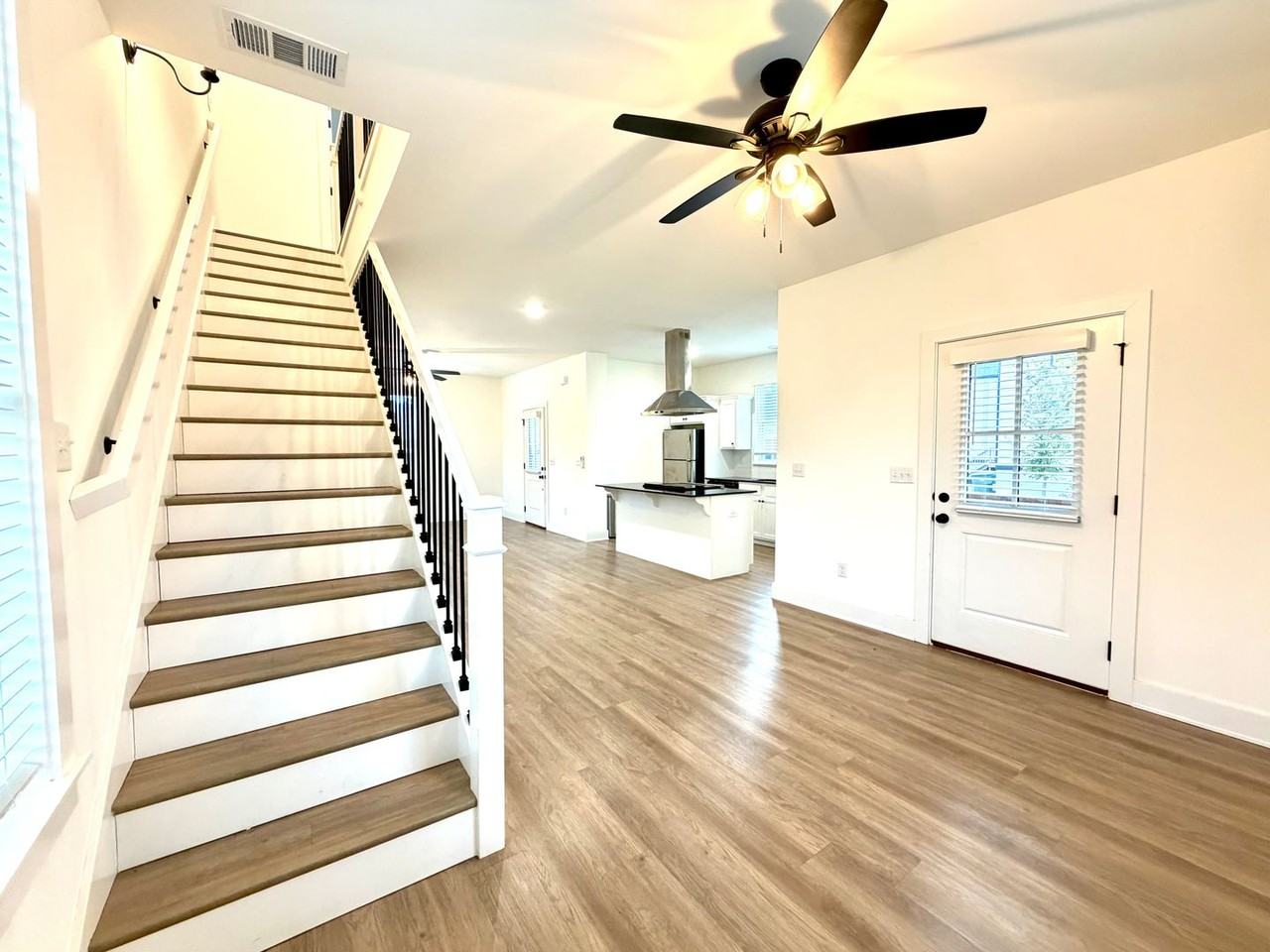 890 S One Mile Rd - Photo 7 of 18