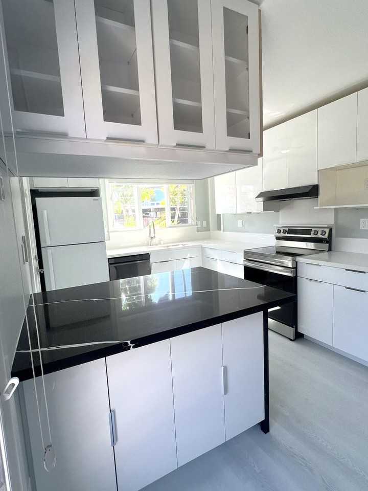 121 Koko Isle Cir #3301 - Photo 4 of 22