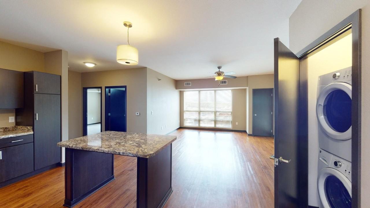 Metro Crossing - Photo 6 of 50