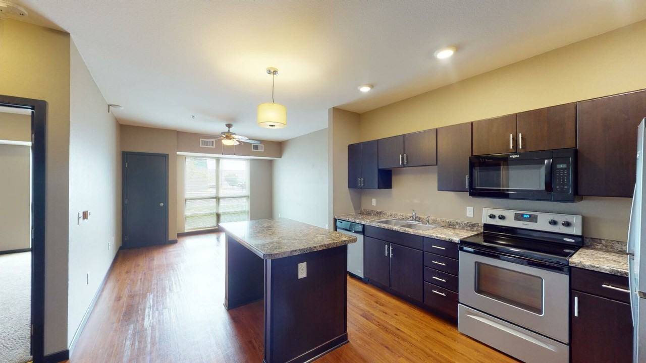 Metro Crossing - Student Housing - Photo 6 of 50