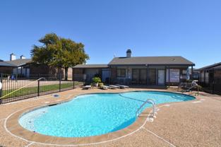 602 Bellaire Drive #B - Photo 1 of 1