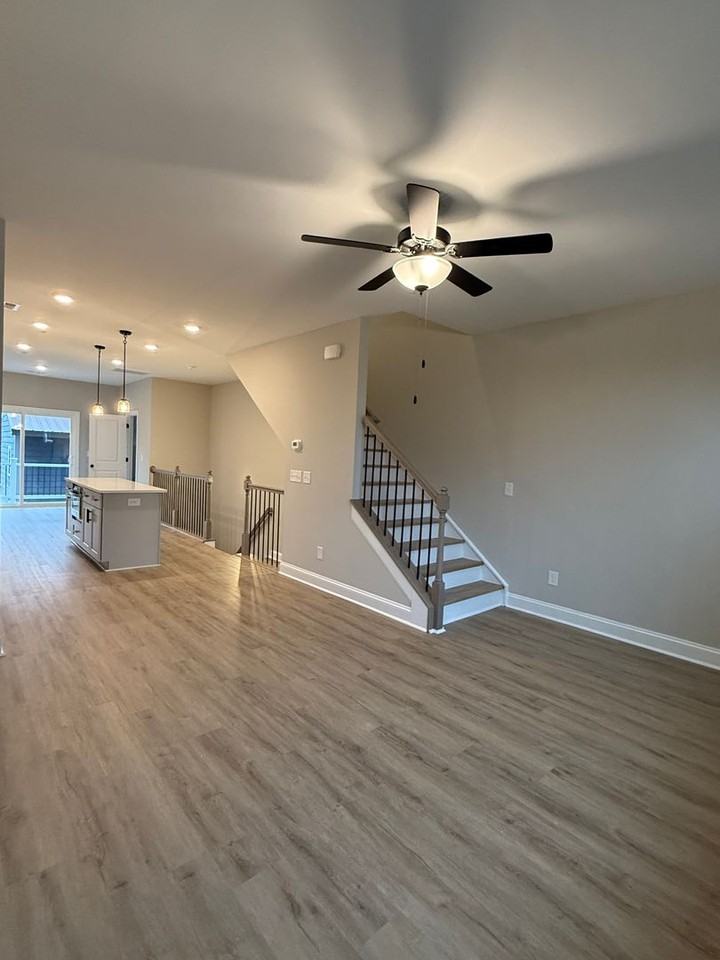 546 Beatties Ford Rd - Photo 5 of 12