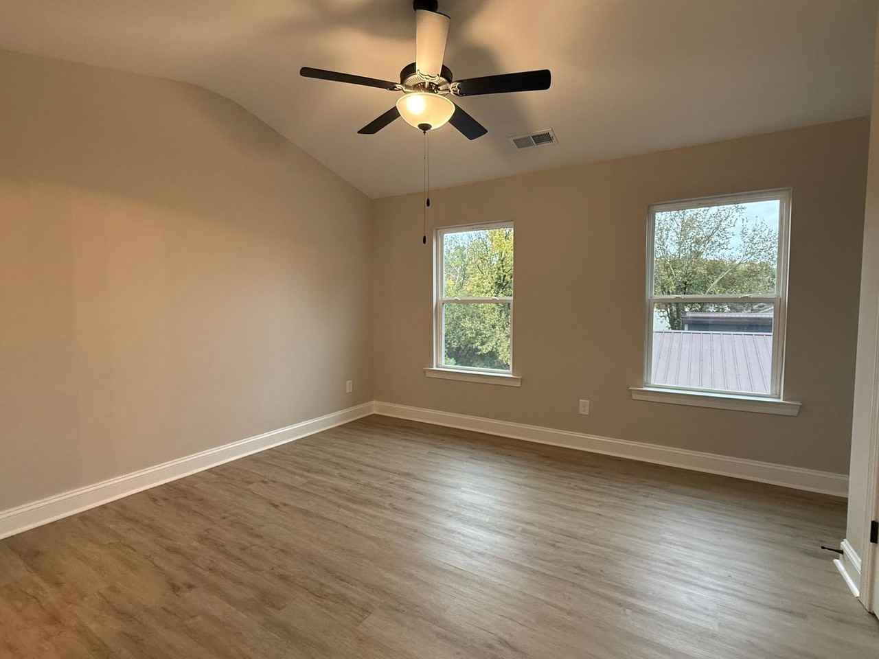 546 Beatties Ford Rd - Photo 6 of 12