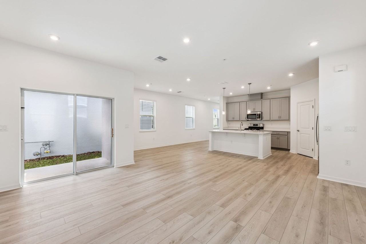 457 Belmond Dr - Photo 5 of 31