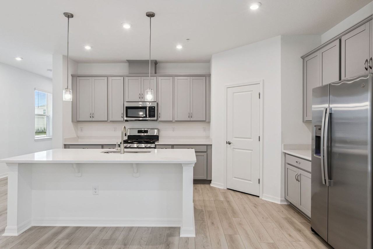 457 Belmond Dr - Photo 6 of 31