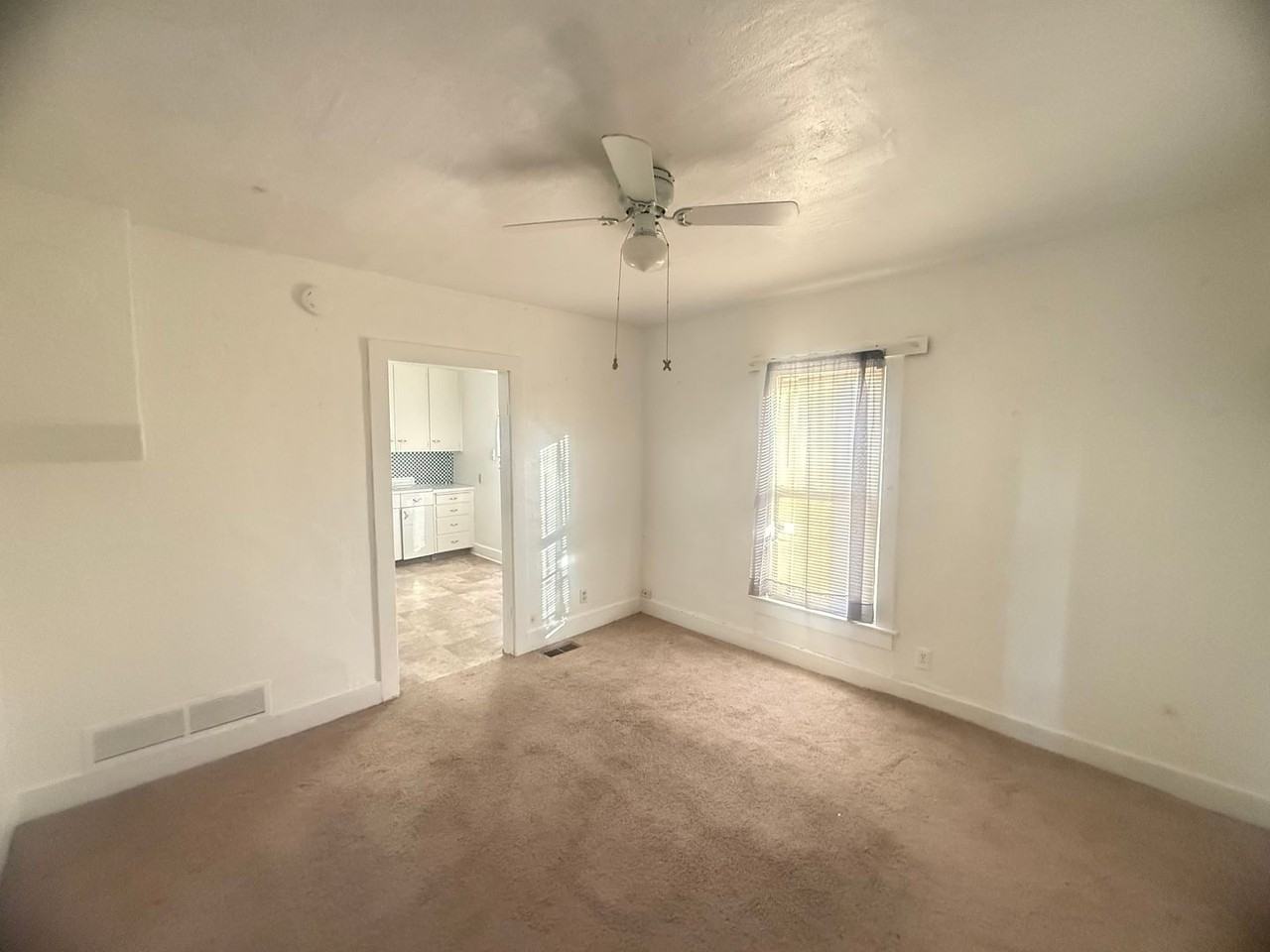 816 Meeker St - Photo 4 of 6