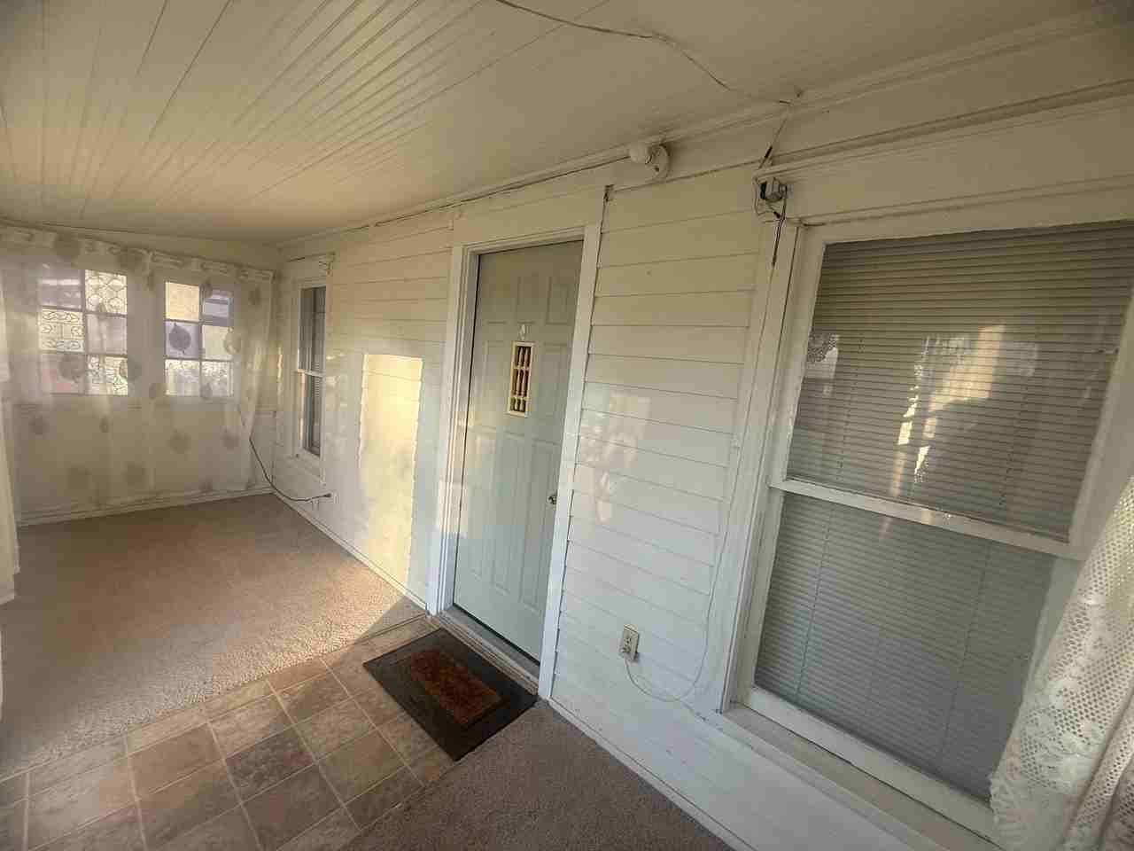 816 Meeker St - Photo 5 of 6