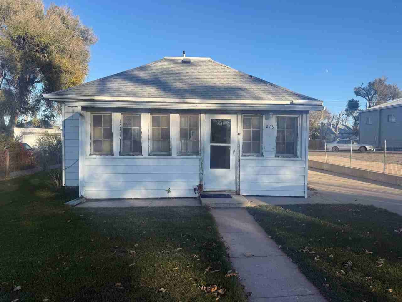 816 Meeker St - Photo 6 of 6