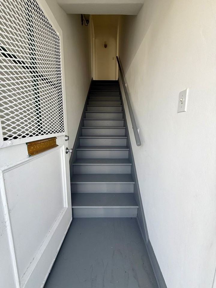 2320 W 39th St - Photo 4 of 50