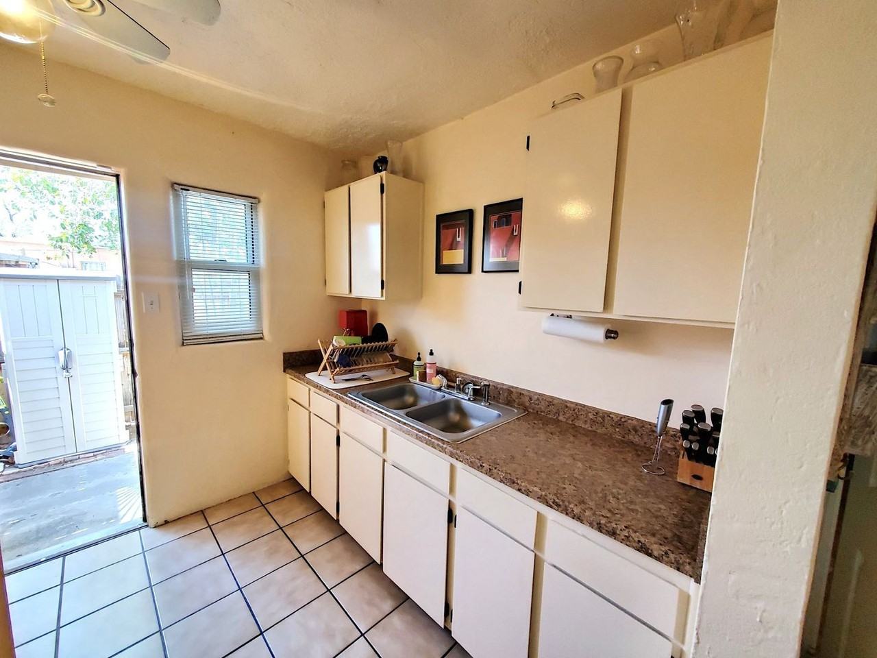 2009 Lead Ave Se #2009 - Photo 7 of 19