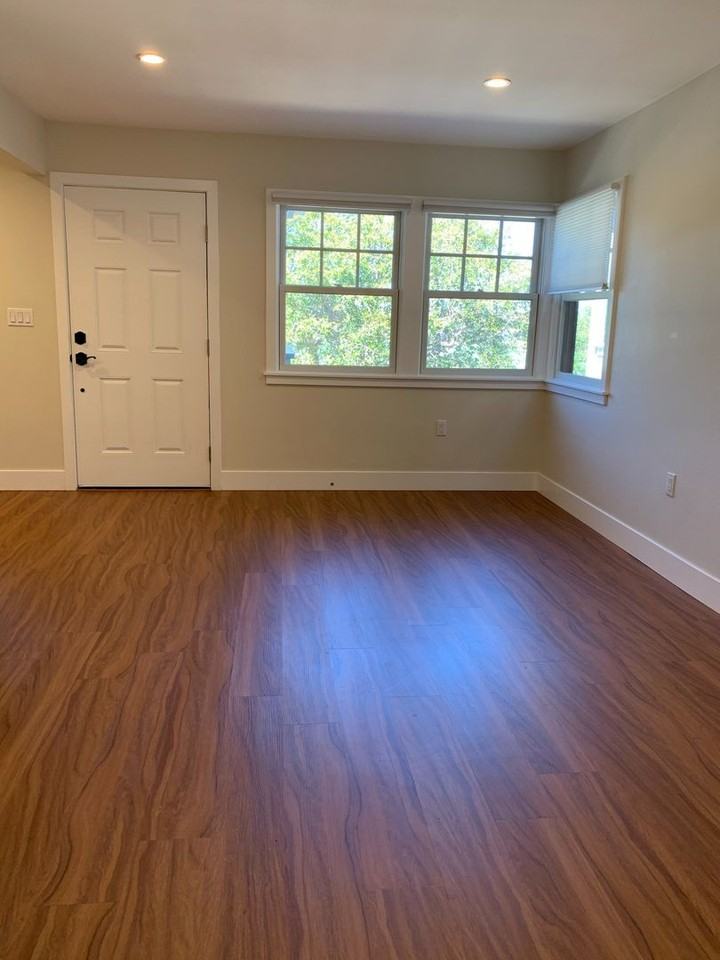 718 7th Street - Photo 3 of 15