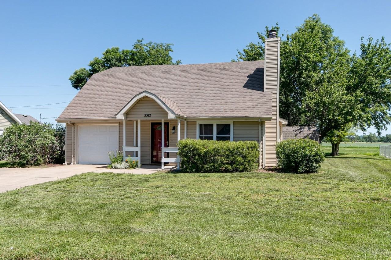 3312 Shady Valley Dr - Photo 2 of 25