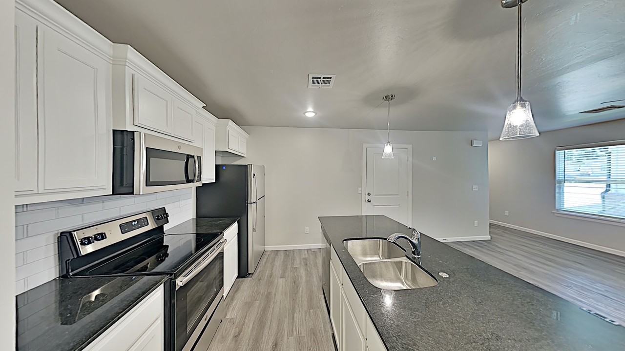 11218 Burnham Avenue - Photo 5 of 16