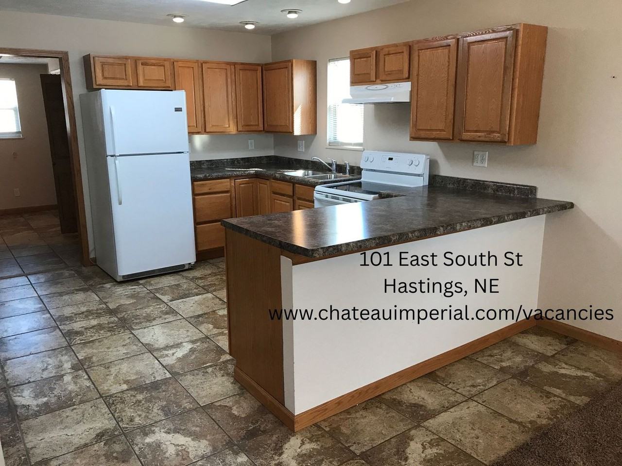 101 E South St - Photo 2 of 12